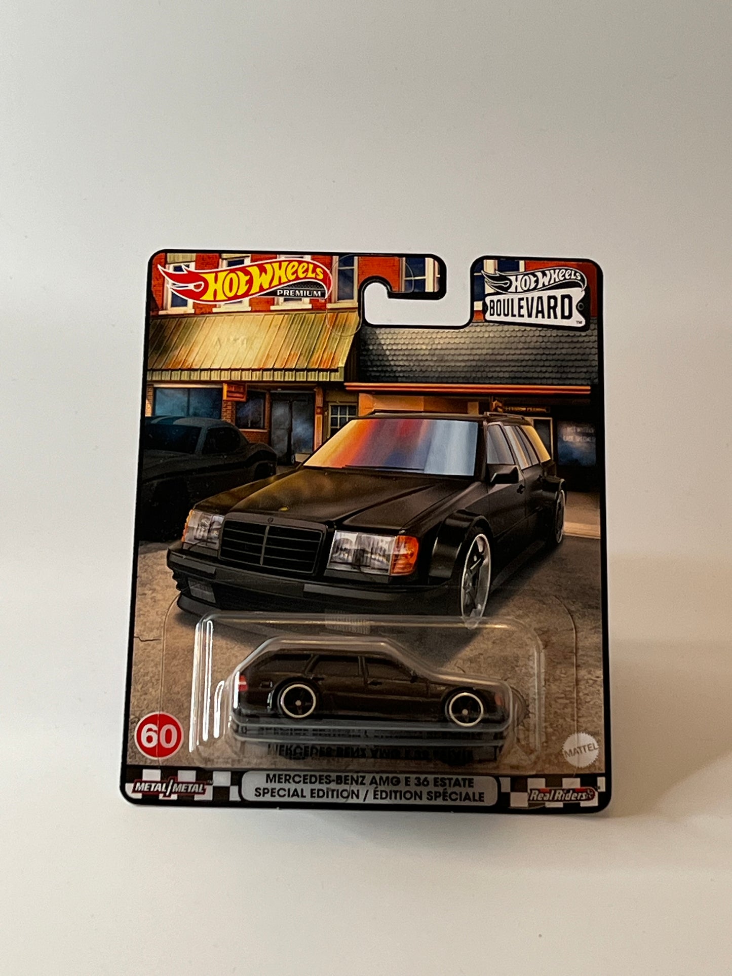 *DAMAGED* Hot Wheels Boulevard #60 Mercedes-Benz AMG E 36 Estate Special Edition
