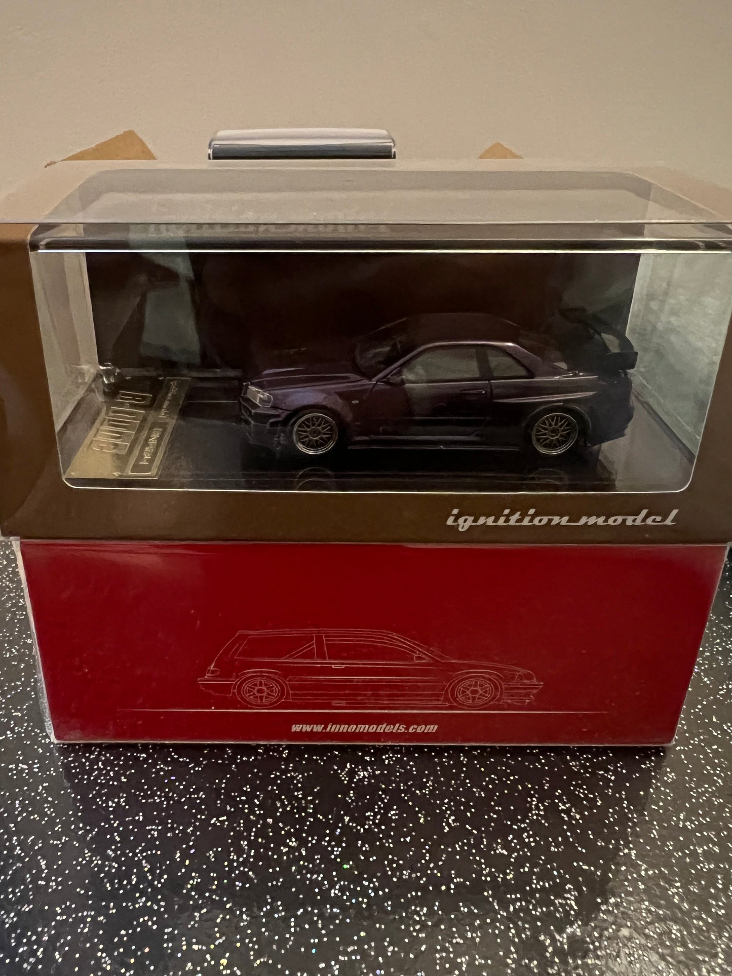 Ignition model Nissan skyline r34 with carbon hood resin piece