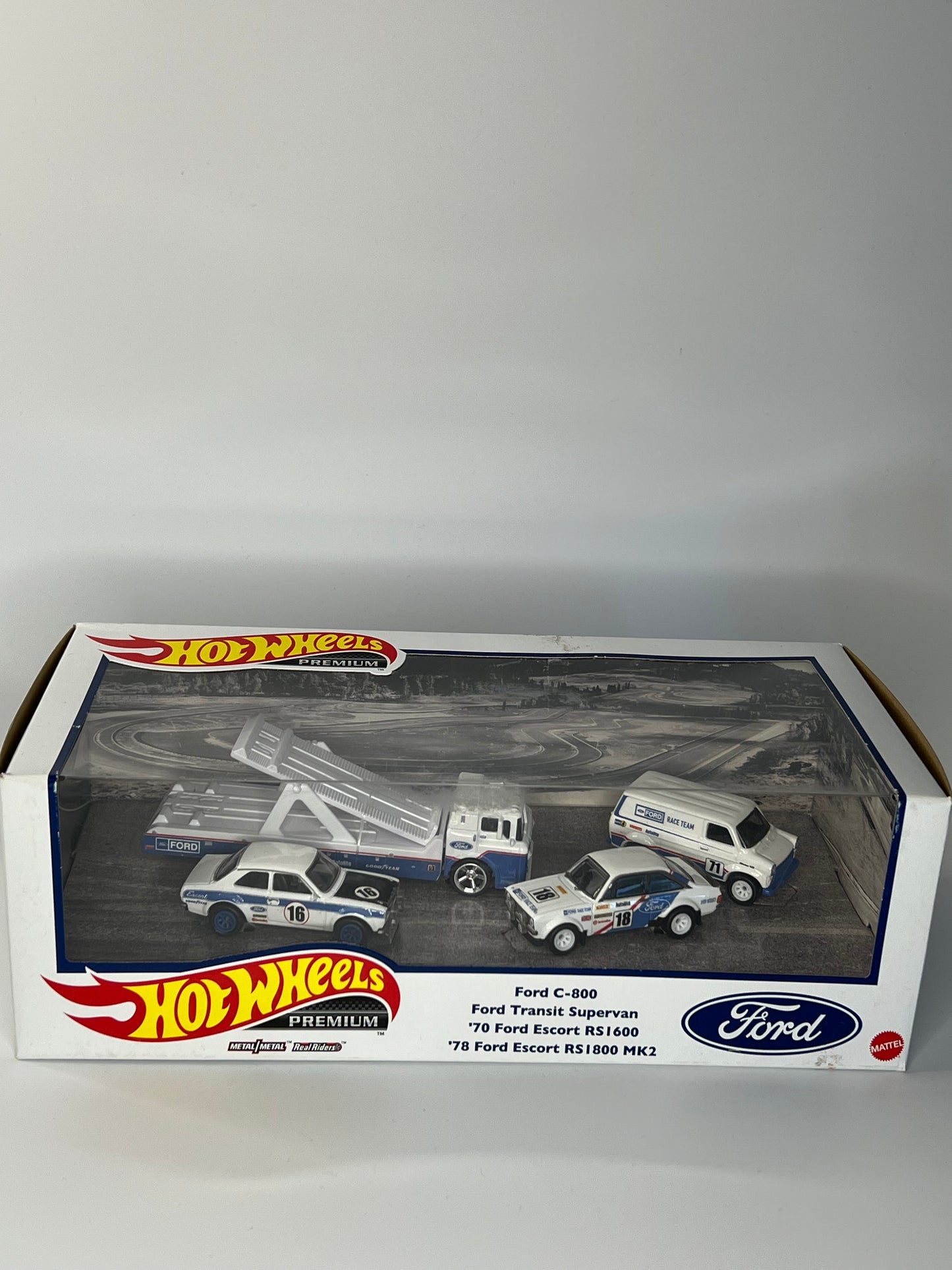 Hotwheels premium Ford diorama box set