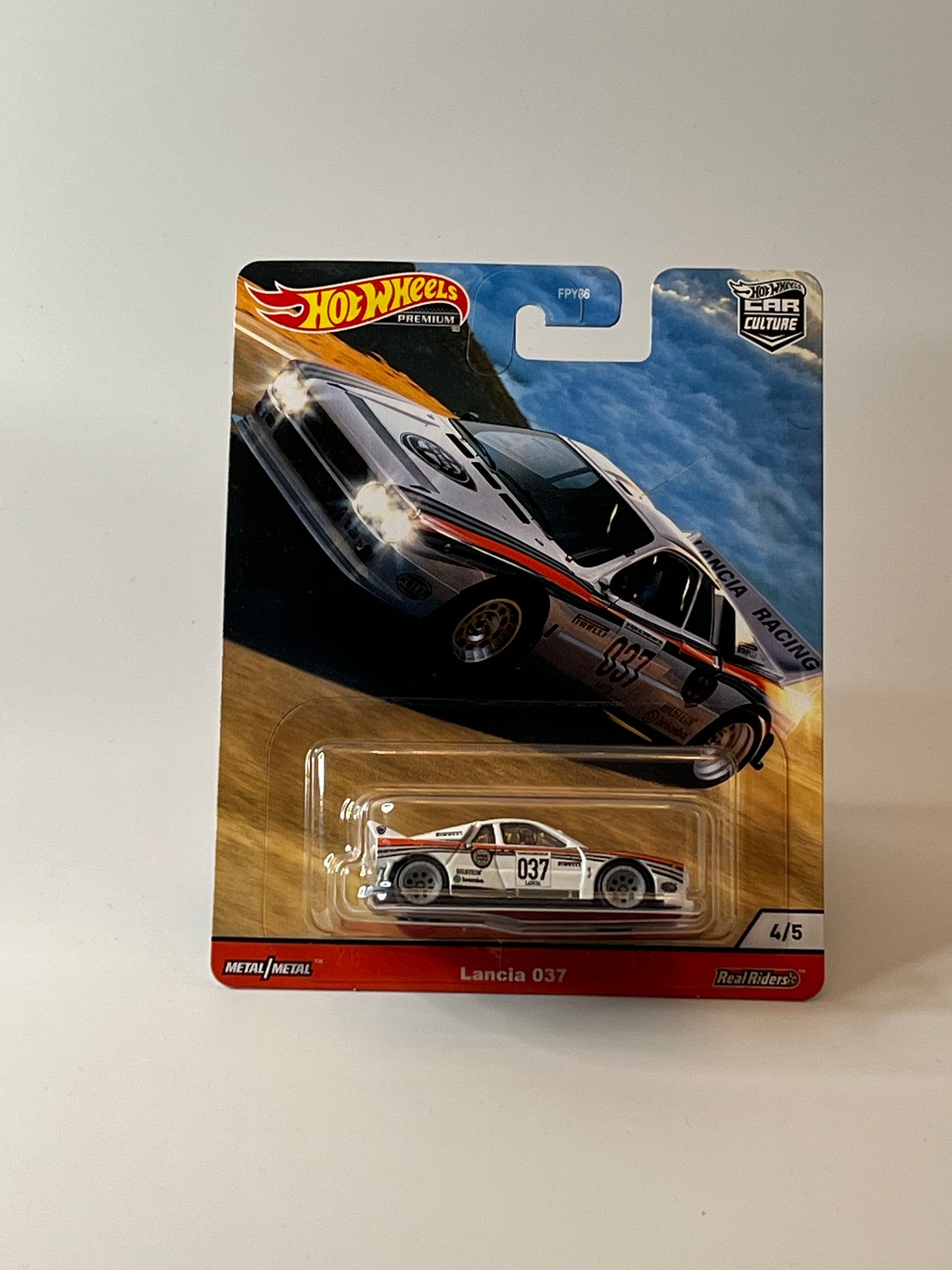 Hot Wheels 2020 Thrill Climbers Lancia 037
