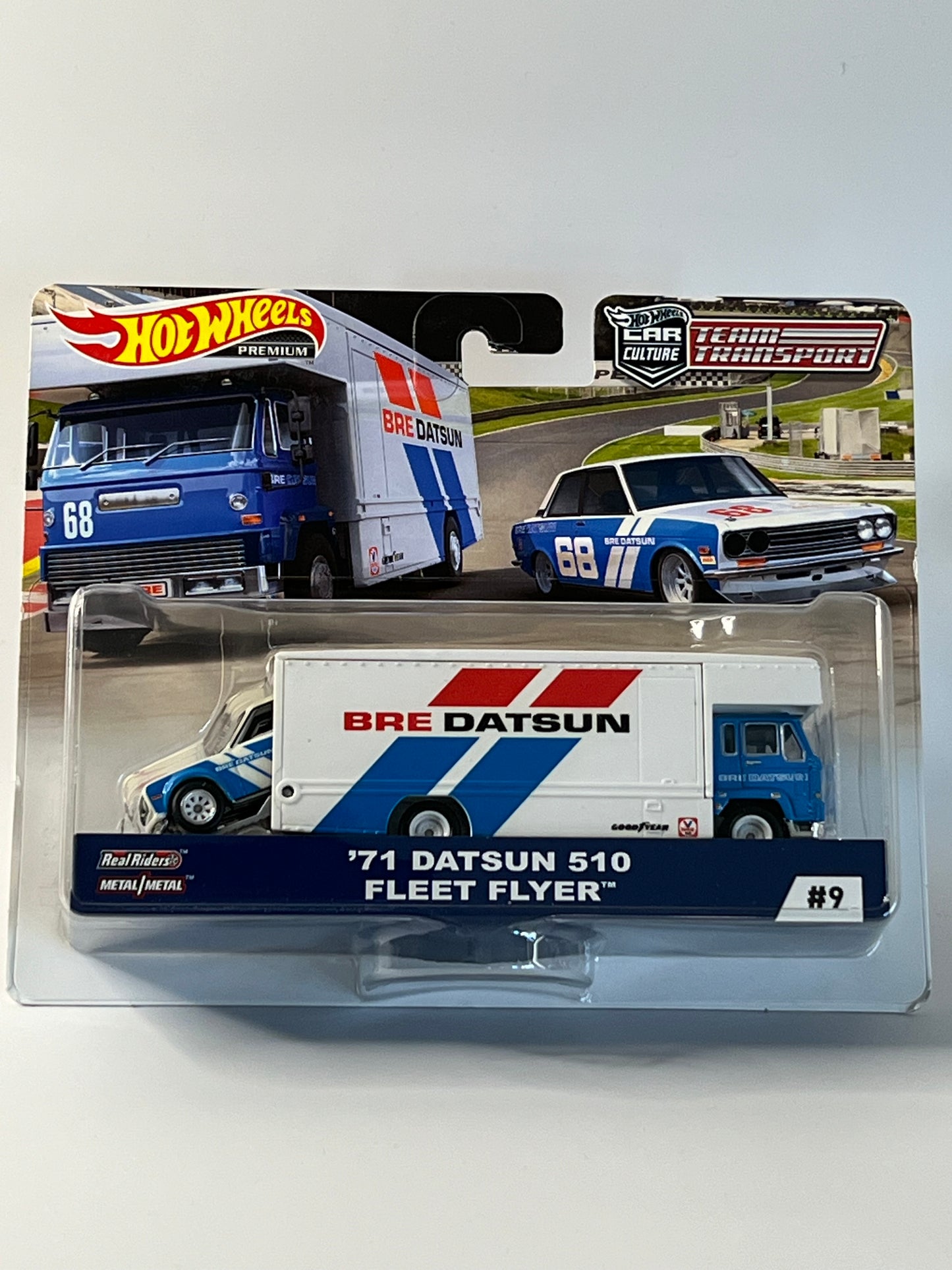 *DAMAGED* Hotwheels team transport #09 - '71 Datsun 510 / Fleet Flyer