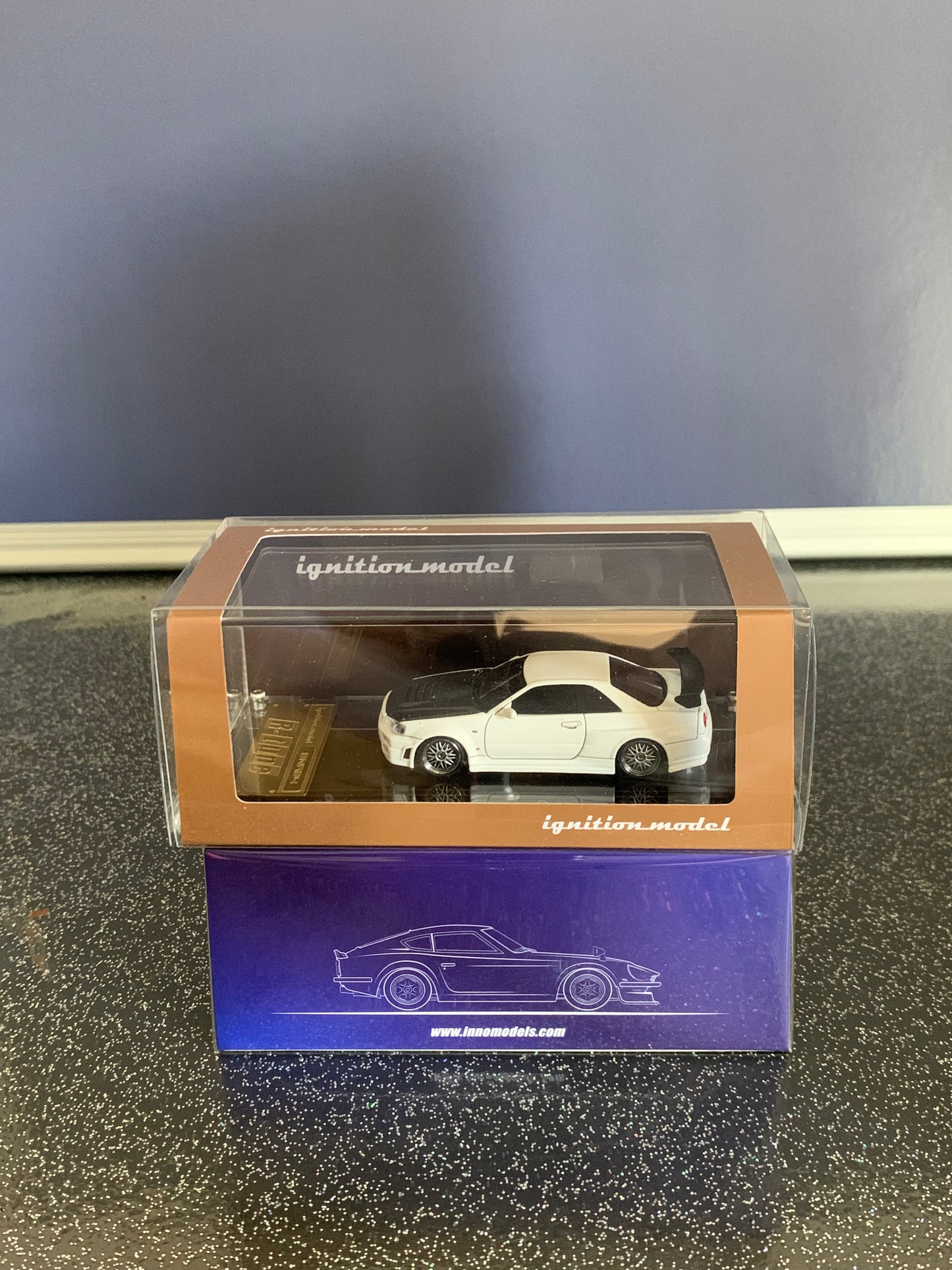 Ignition model Nissan skyline r34 with carbon hood resin piece