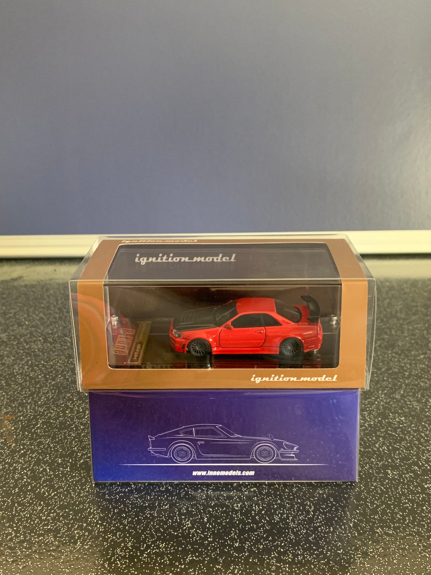 Ignition model Nissan skyline r34 with carbon hood resin piece
