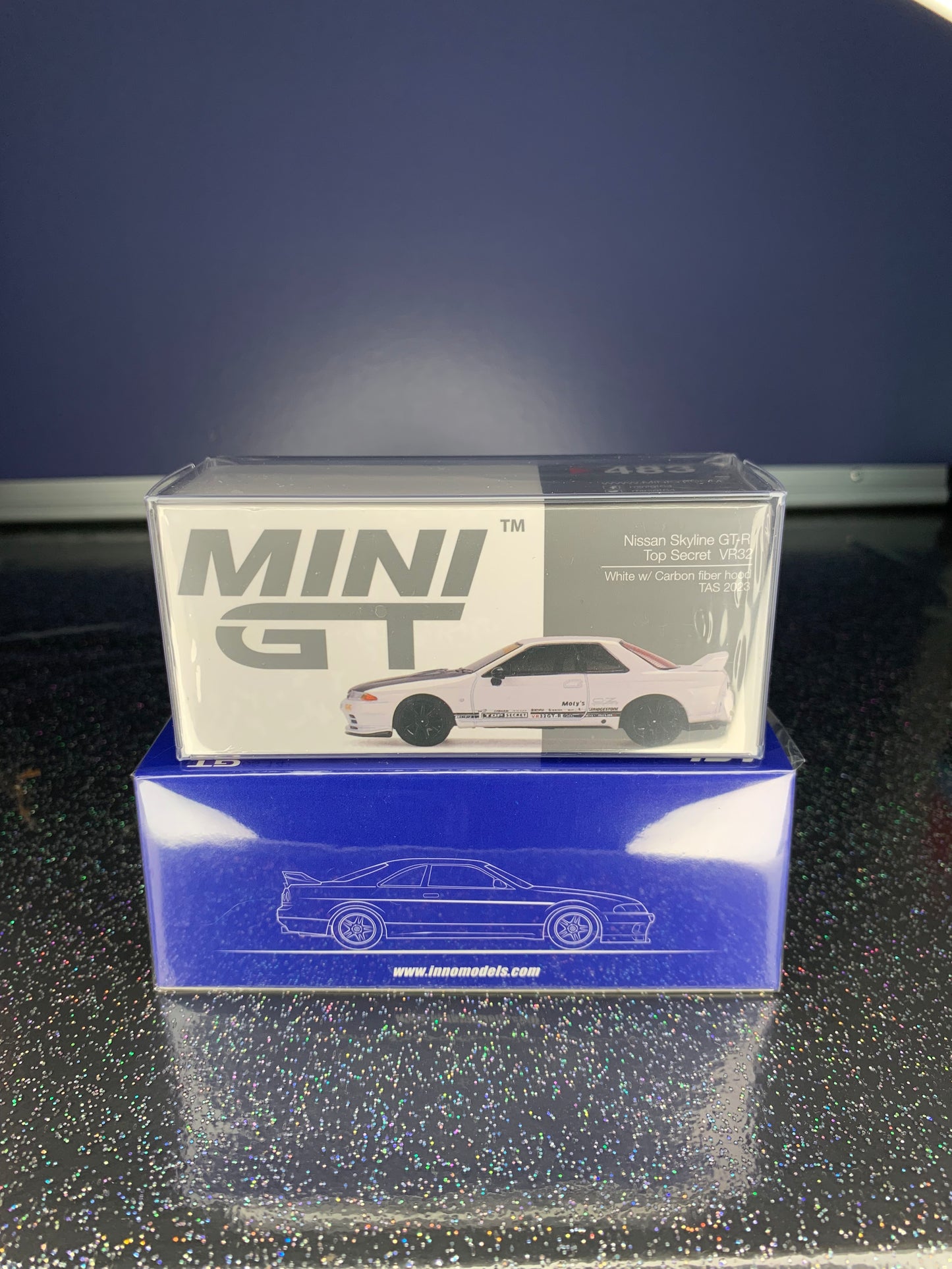 Mini gt #483 Nissan r32 “top secret “ with black carbon hood