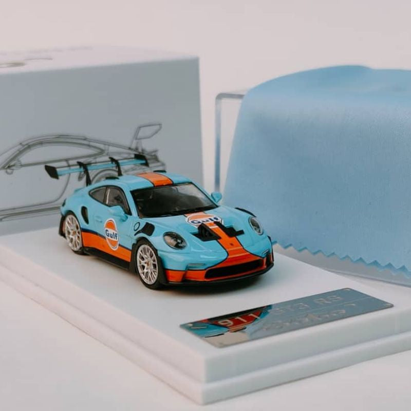 Solo model Porsche GULF 911 992 GT3 RS