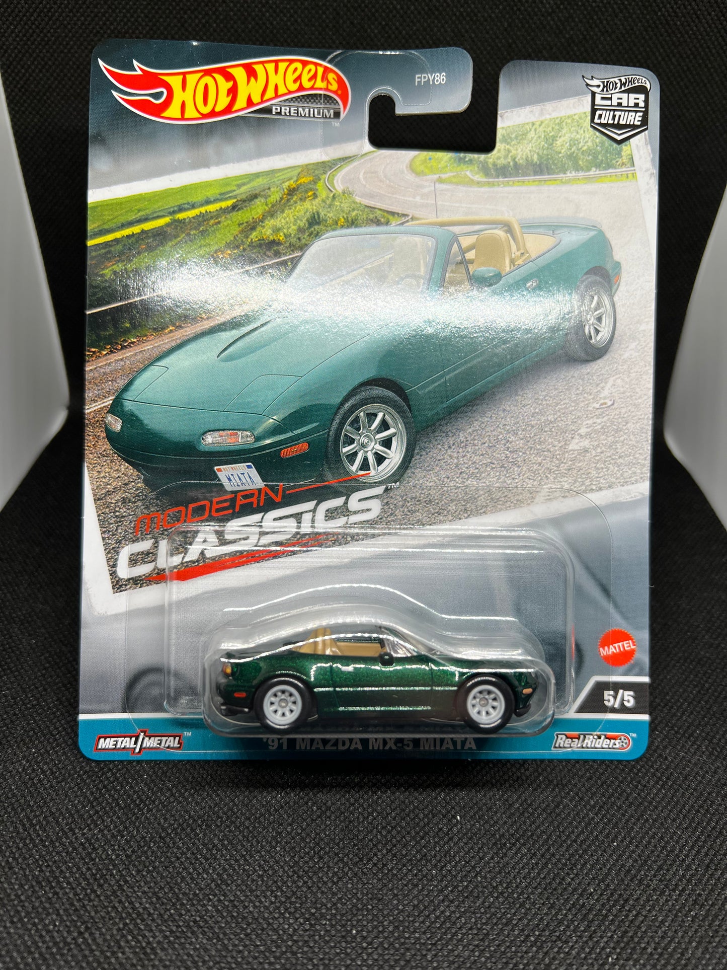 Hot Wheels Modern Classics '91 Mazda MX-5 Miata