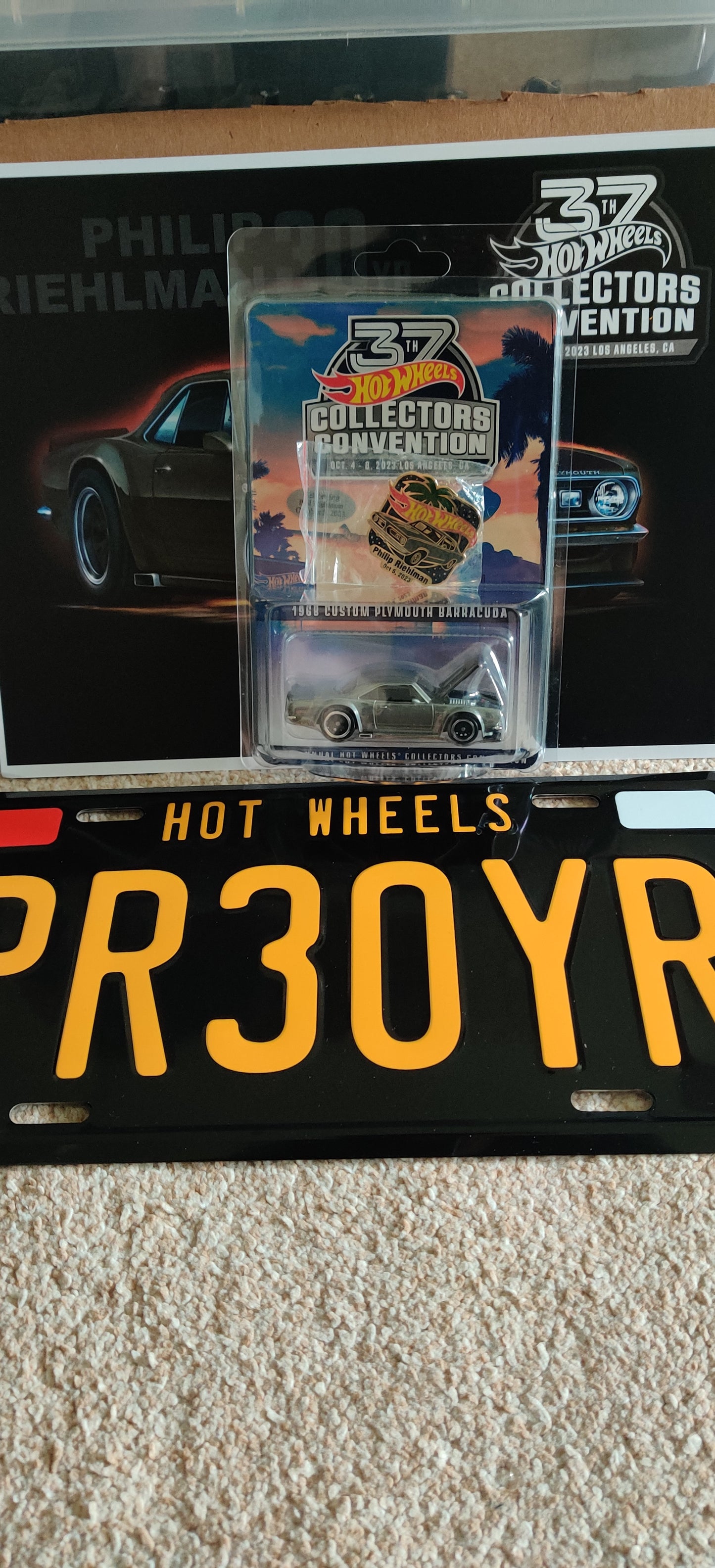 HOT WHEELS 2023 37TH COLLECTORS ANNUAL CONVENTION 1968 CUSTOM PLYMOUTH BARRACUDA DINNER CAR FULL SET