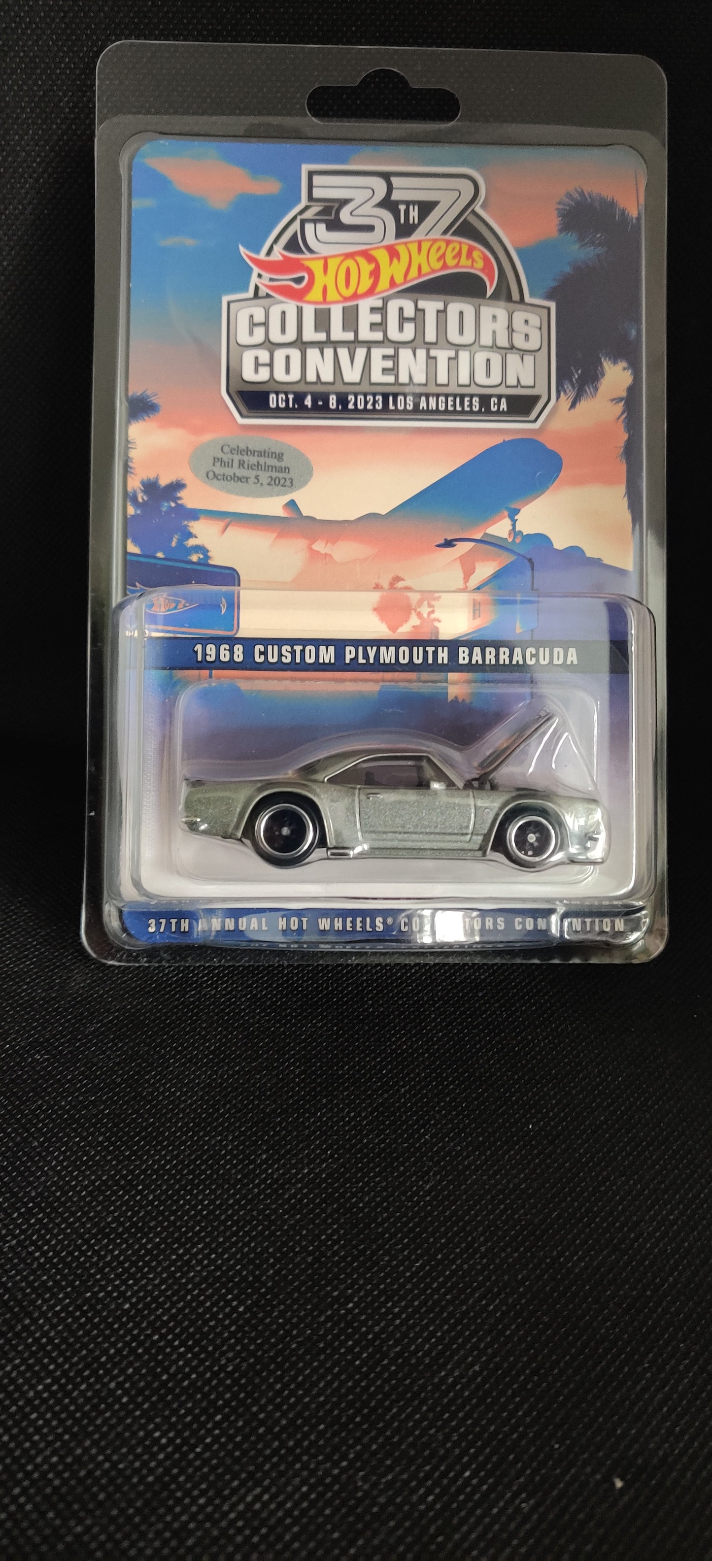 HOT WHEELS 2023 37TH COLLECTORS ANNUAL CONVENTION 1968 CUSTOM PLYMOUTH BARRACUDA DINNER CAR